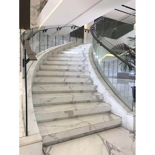 Đá marble trắng ý ốp cầu thang